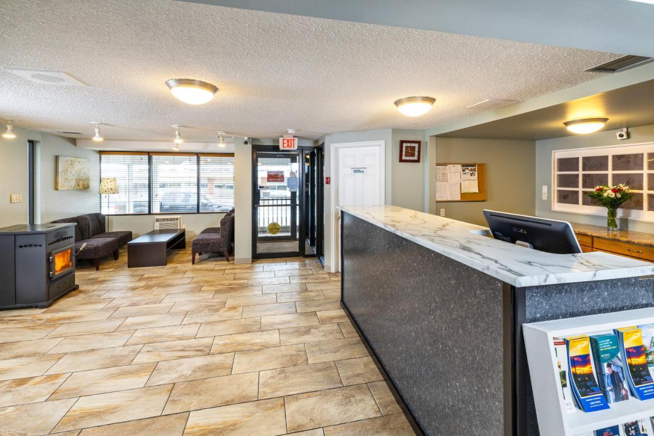 Econo Lodge Miramichi Exterior foto