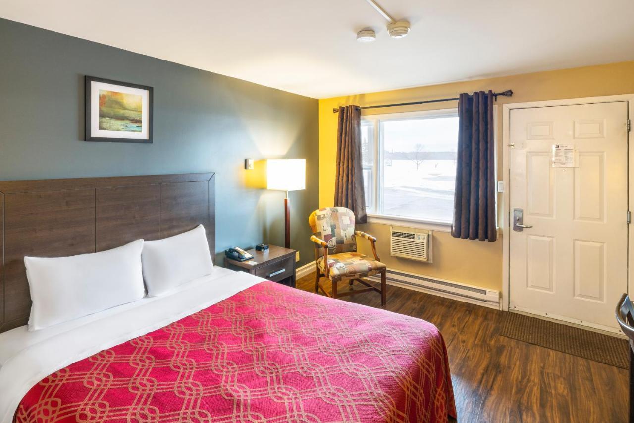 Econo Lodge Miramichi Exterior foto
